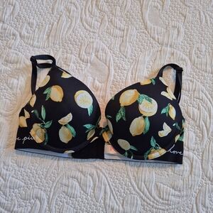 Victoria's Secret 32 C Lemon design Wear Everywhere push up bra EUC